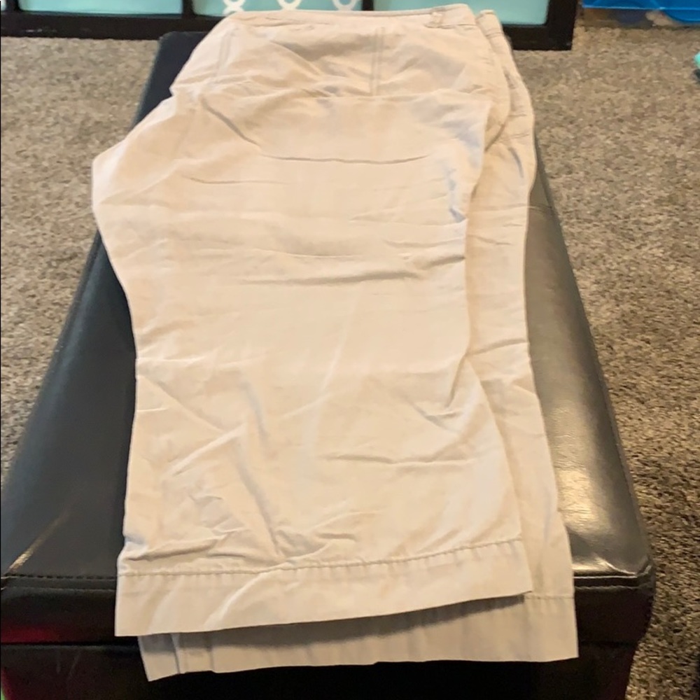 Light grey capris